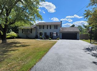 22 Pine Ridge Rd, Poughkeepsie, NY 12603