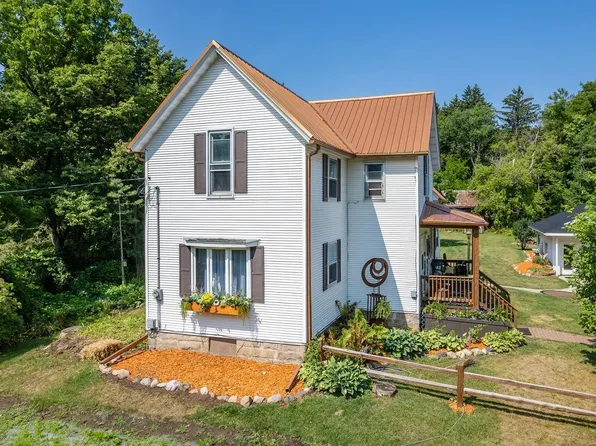 209 Washington Ave, Baraboo, WI 53913