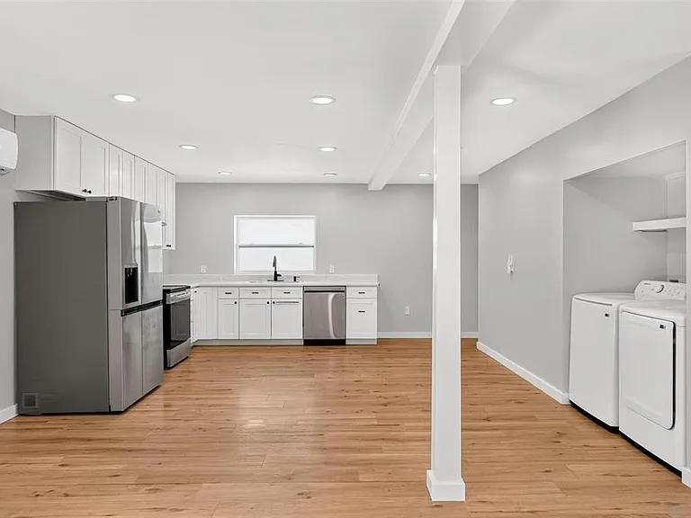 1099 Grove Ave — Photo 21
