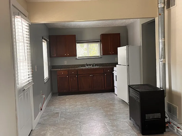 53 N Columbine Ave — Photo 3