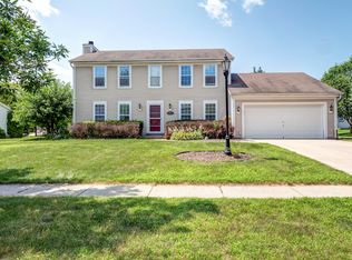 1075 Turnberry Dr, Pewaukee, WI 53072