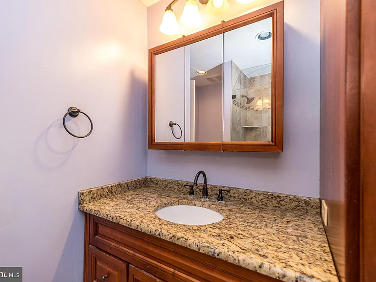 108 Susan Constant Ct #8 — Photo 27