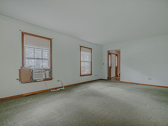 5th image of 102 N Glendale Ave
