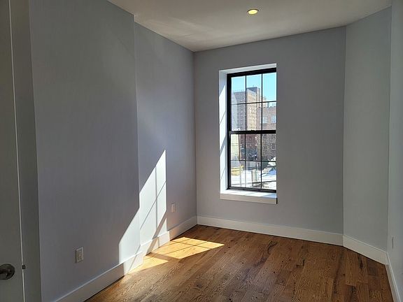5th image of 375 Vernon Ave #A3