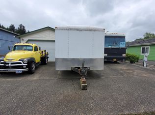 4 Pond Ln, Lakeside, OR 97449