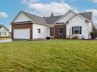 6 Peaceful Harbor Ln, Webster, NY 14580