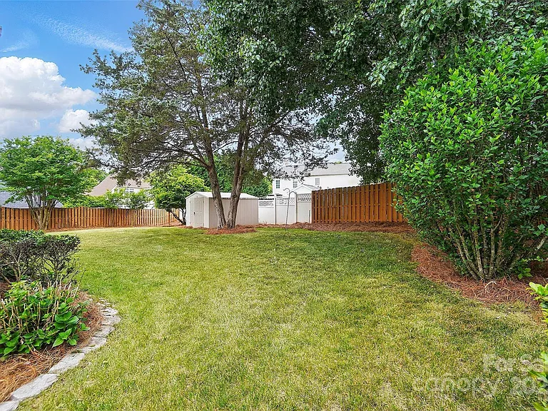 170 Heywatchis Dr — Photo 3