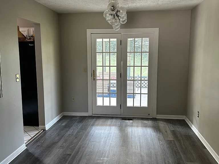 208 Assisiview Ct — Photo 2