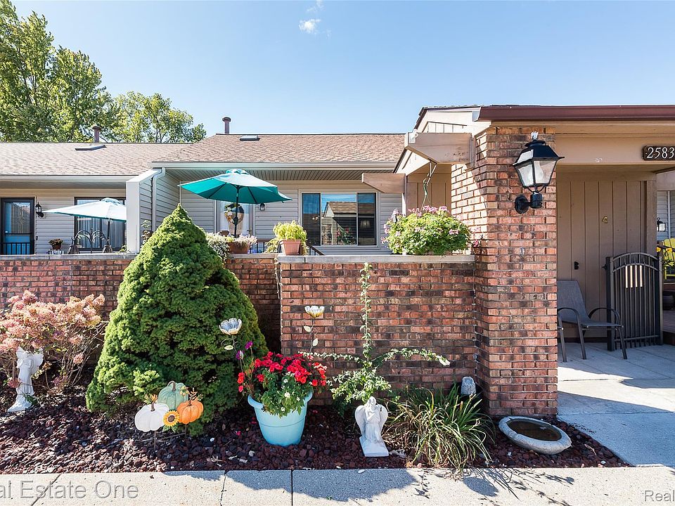 1st image of 25831 Lexington Dr Unit 3