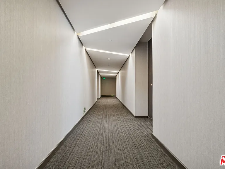 6250 Hollywood Blvd #8K — Photo 13