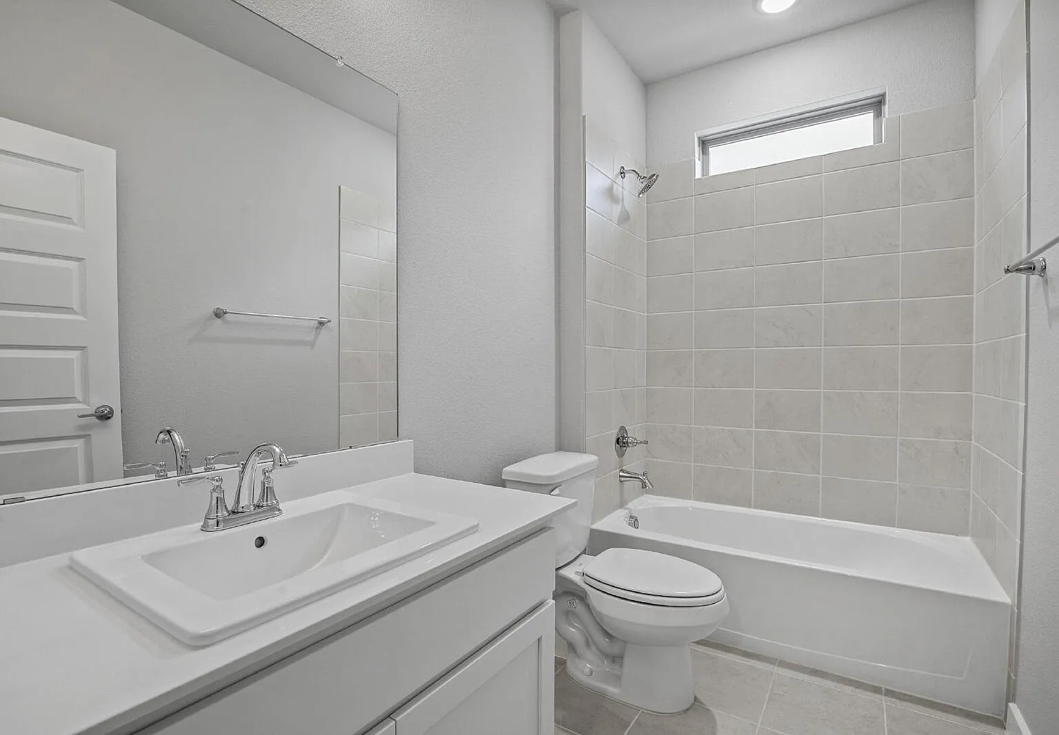 4 bed, 3.0 bath, 2444 sqft, $3,500 — Photo 3