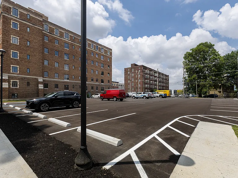 Marleigh Apartments — Photo 6