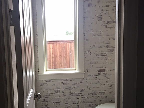 3rd image of 1329 Skyflower Ln