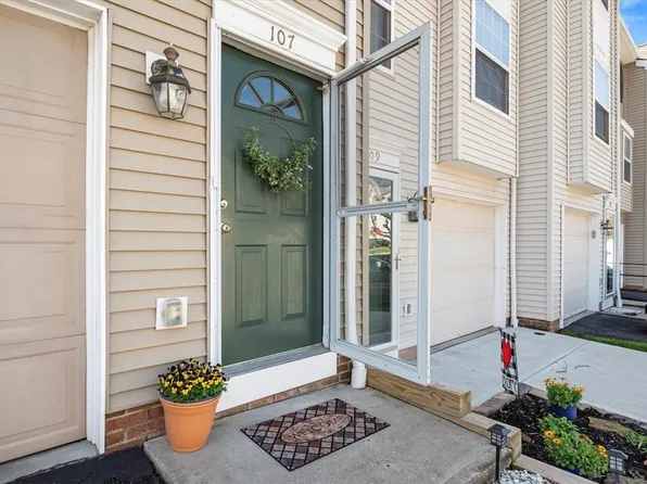107 Palace Ct, Pittsburgh, PA 15227
