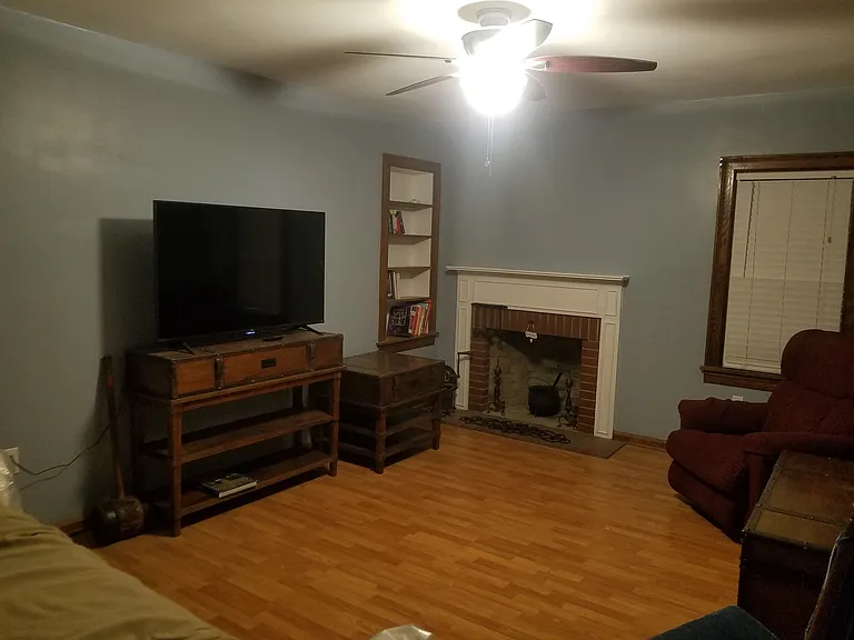 240 N Harmony St — Photo 10