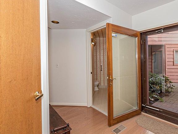 5th image of 25876 Fairmount Blvd