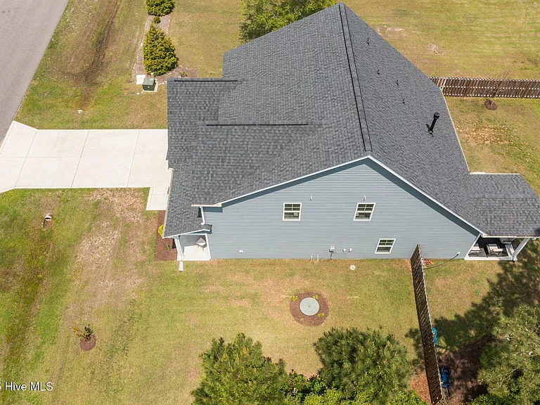 303 Red Cedar Dr — Photo 38