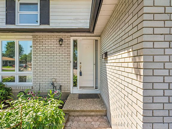 2nd image of 1080 Cloverlawn Ct
