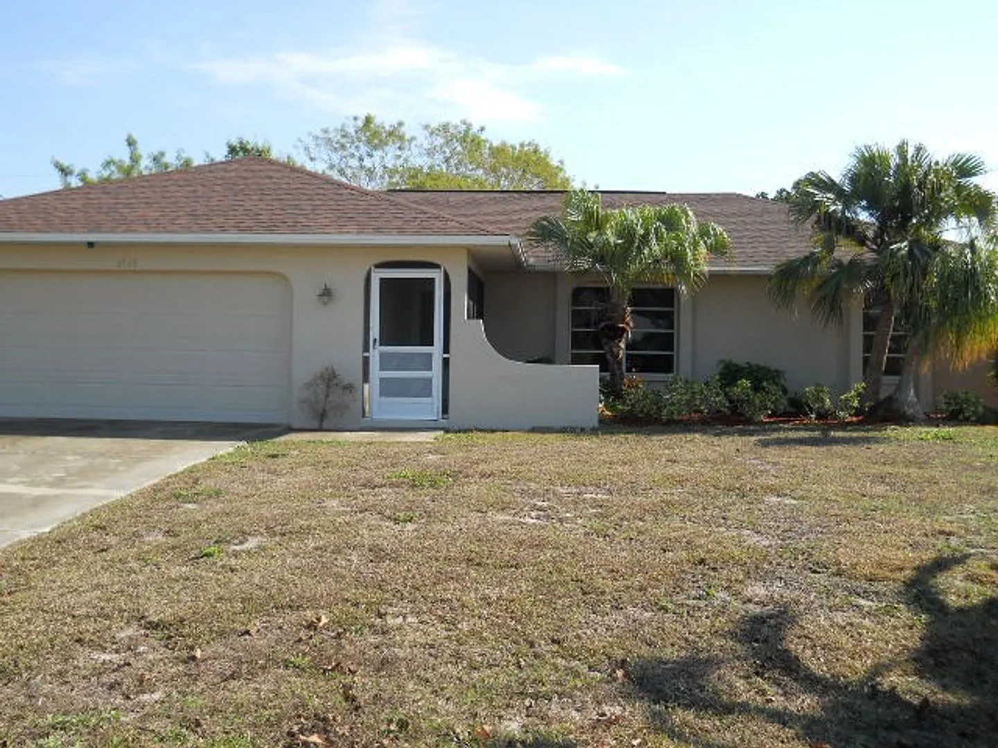 3/2 Home with Garage Available NOW off Santa Barbara Blvd area — Photo 3