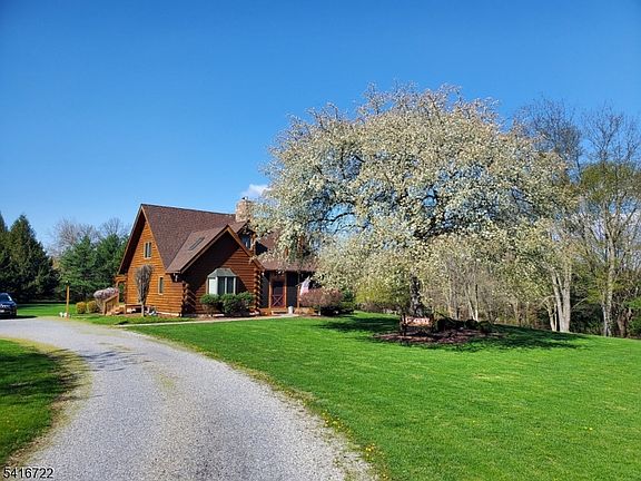 2nd image of 816 Rosemont Ringoes Rd