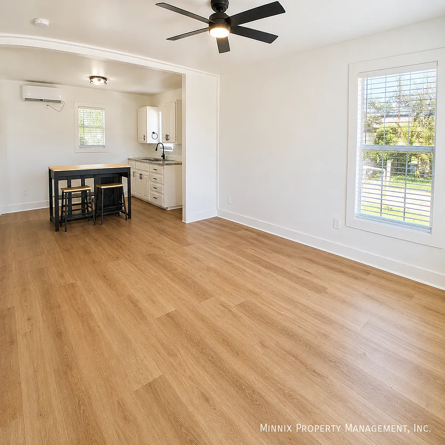 325 W. Divison | 1 Bedroom 1 Bath In Slaton — Photo 2