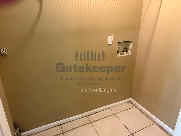 125 Elberta Dr — Photo 4