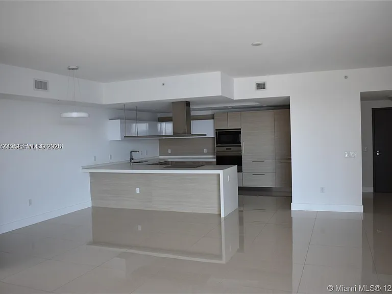 17301 Biscayne Blvd #1407 — Photo 2