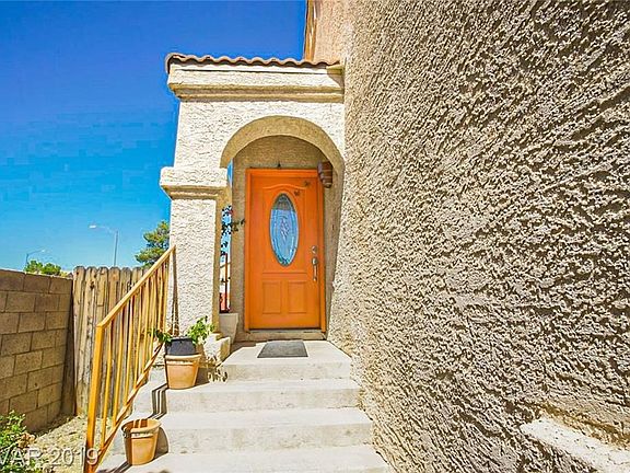 5th image of 1605 Olive Palm Cir