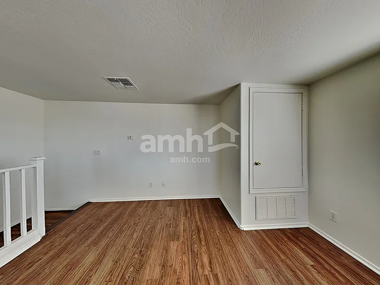 5211 W Warner St — Photo 10