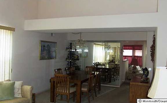 3rd image of 907 Stratford Court #B
