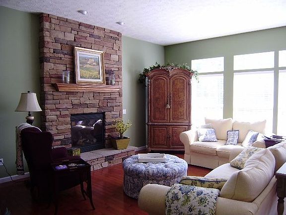 3rd image of 5027 Lake Forest Dr