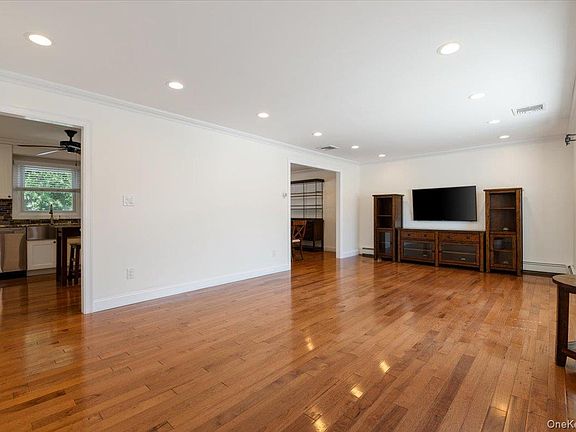 3rd image of 711 Koelbel Court