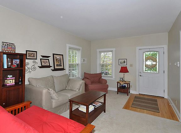 3rd image of 5037 N Moody Ave