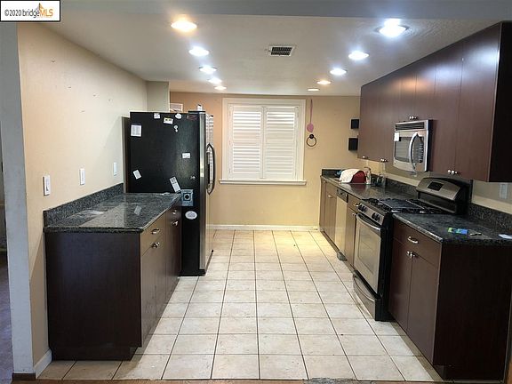5th image of 1716 San Jose Dr