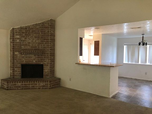 3rd image of 220 Tara Plantation Dr
