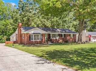 1777 Robinhood Dr, Burlington, NC 27217