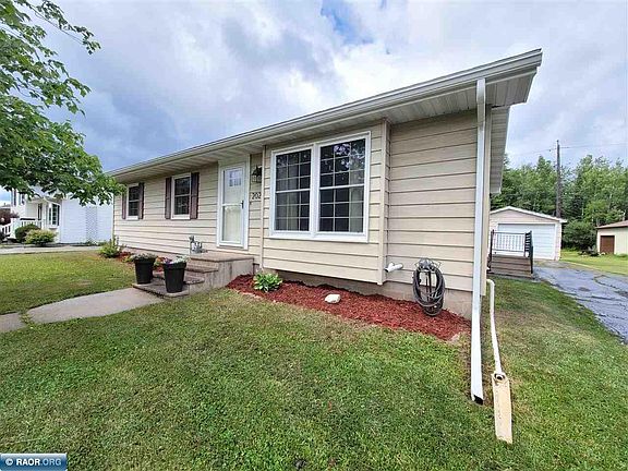 2nd image of 2027 E 31st St