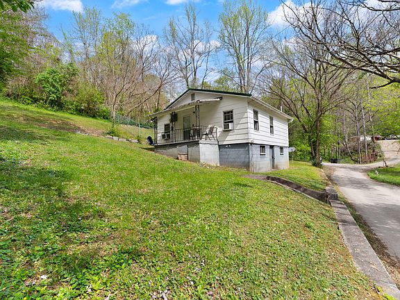 3rd image of 54 Woodlawn Ave
