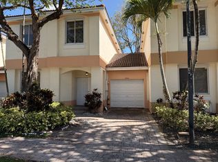 6542 Hidden Cove Dr, Davie, FL 33314