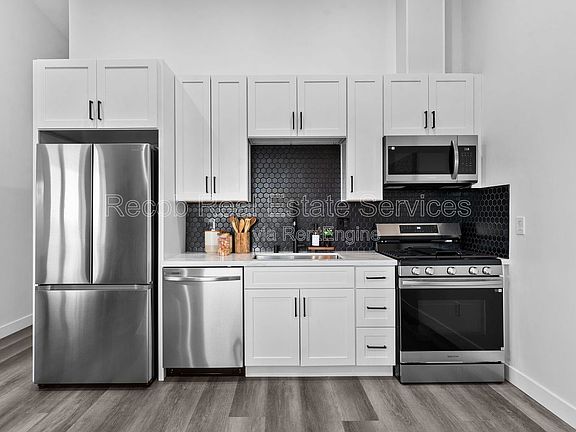 5th image of 832 Desty St #10