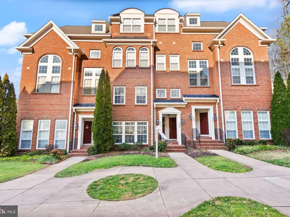 9583 Wheats Way, Manassas Park, VA 20111