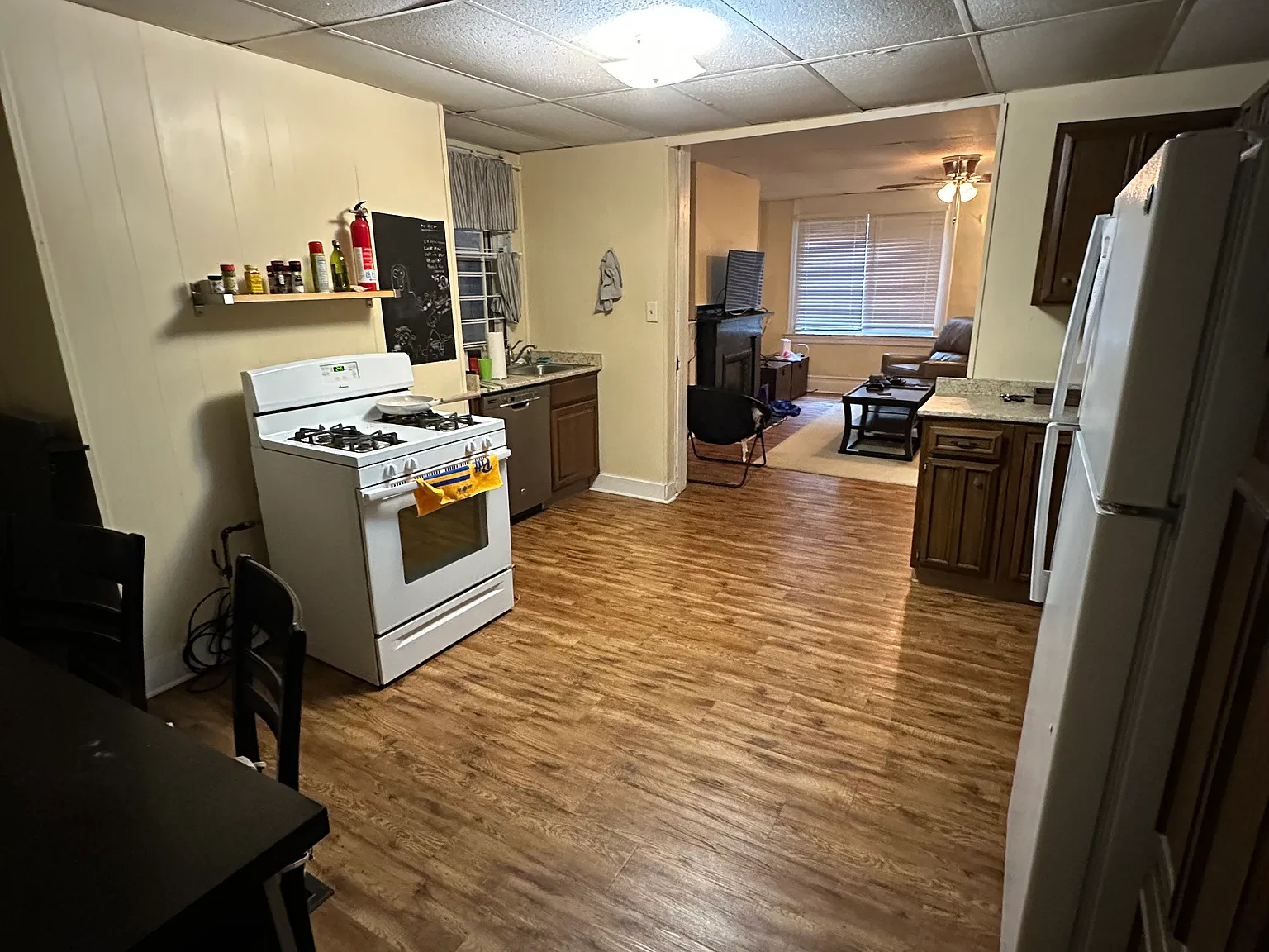 2 bed, 1350 sqft, $1,820 — Photo 4