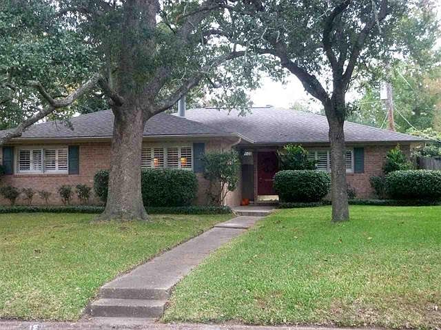 1st image of 1520 Crawford Dr.