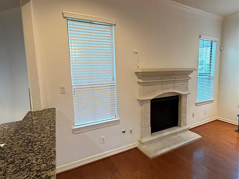 11602 Royal Oaks Xing — Photo 20
