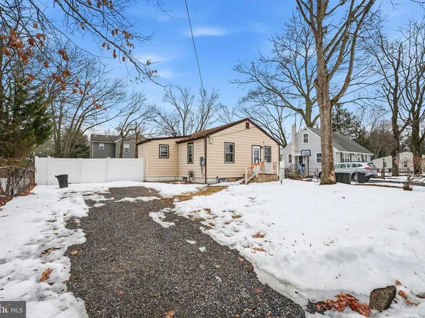 61 Cooney Ave, Hamilton, NJ 08619