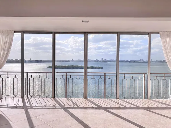 11111 Biscayne Blvd #1901, Miami, FL 33181