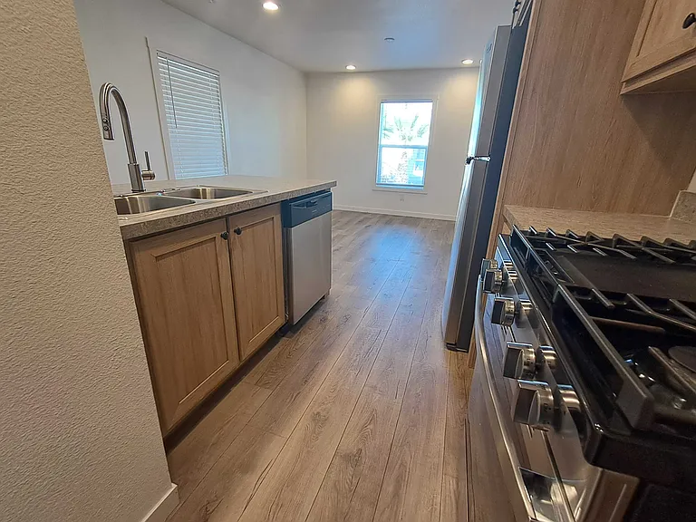 2701 E Allred Ave #81 — Photo 28