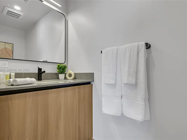 121 NE 5th St #2013 — Photo 12