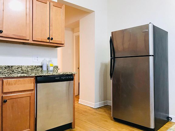 4th image of 2937 N Allen Ave #1
