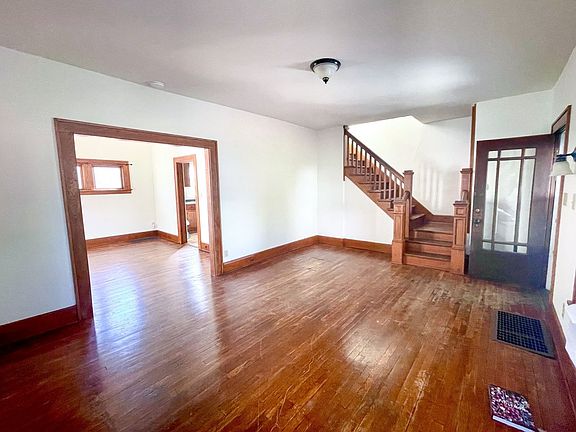 4th image of 44 Columbia Ave
